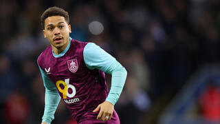 מנואל בנסון במדי ברנלי