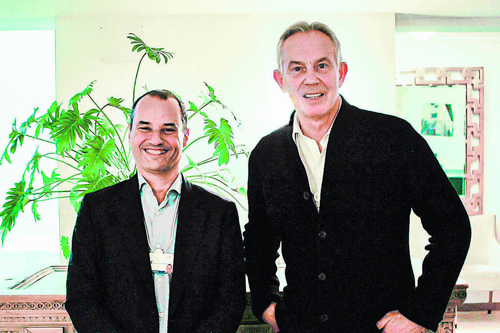 יקיר גבאי וטוני בלייר