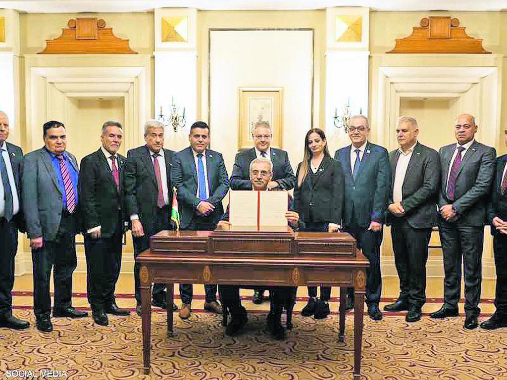Will they assume civilian control of Gaza? The technocratic government ממשלת הטכנוקרטים בהתכנסותה הראשונה, בקהיר