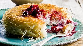 כנאפה עם רוטב פירות יער