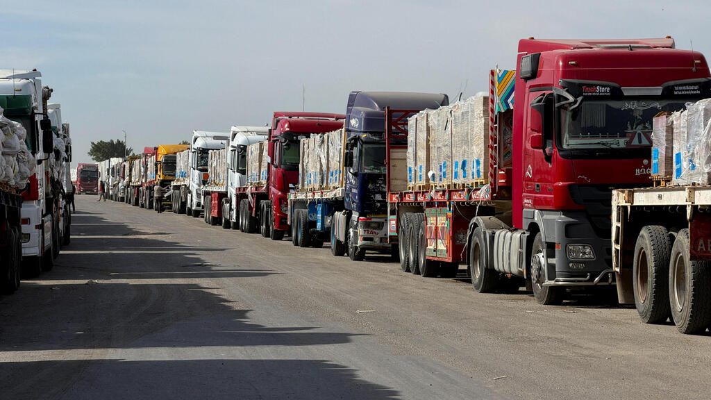 Humanitarian aid enters to Gaza through Rafah Crossing (Photo: Reuters/ Stringer) מעבר רפיח