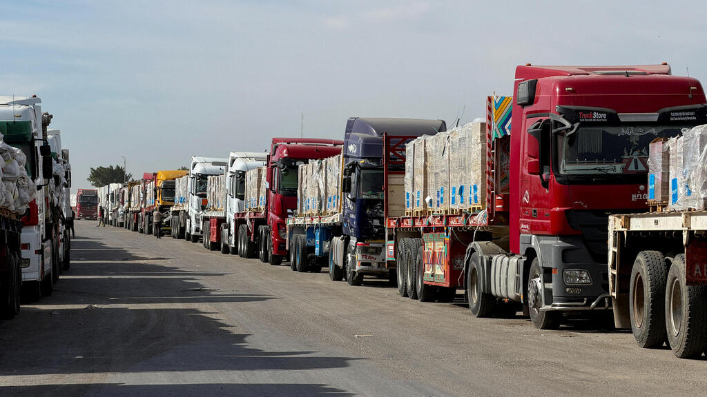 Humanitarian aid trucks for Gaza (Photo: REUTERS/Stringer) מעבר רפיח