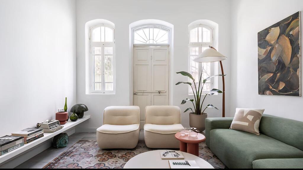 During the renovation, new Gluska tiles were added to complete the look (Photo: Gadi Yosef) בית בנווה צדק, עיצוב: נעמה רודין אשר