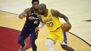 לברון ג'יימס מול דונובן מיטשל