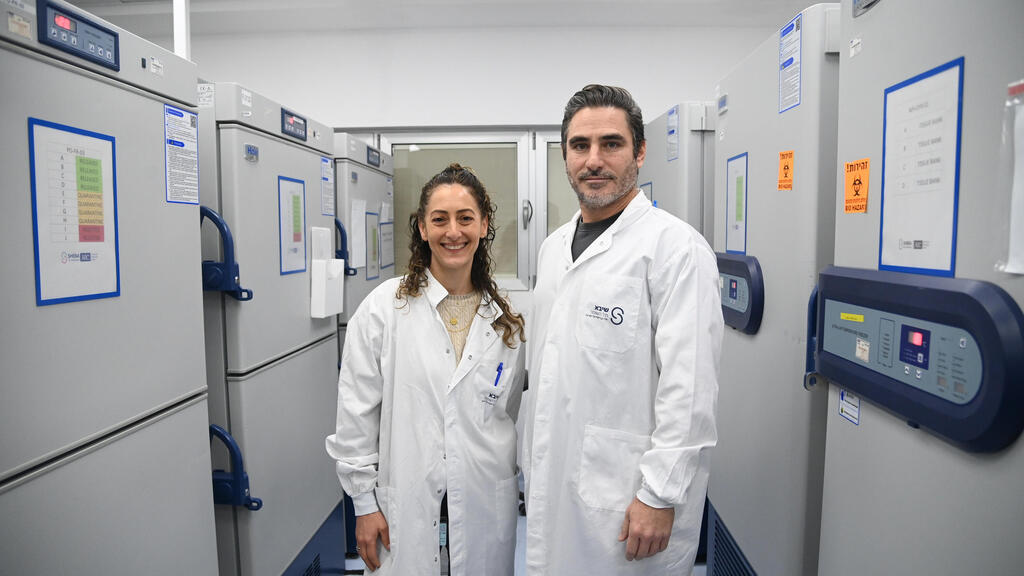 ד"ר רון בורשטיין וד"ר אילת די סגני בחדר המקפיאים