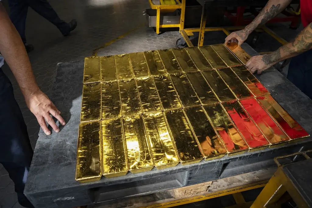 הטבעת מטילי זהב