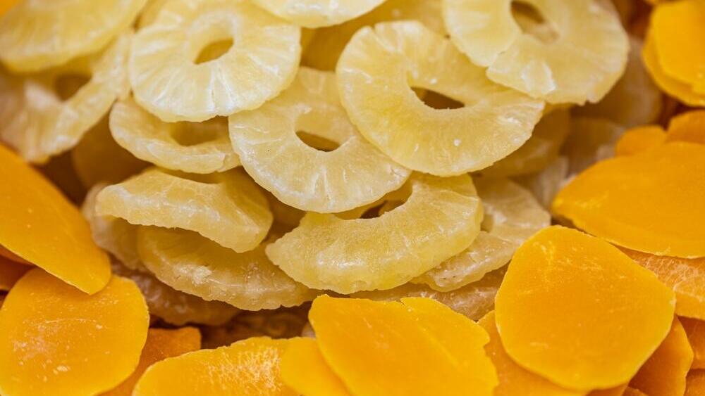 Dried mango and pineapple are equivalent to eating candy (Photo: Shutterstock) אננס מיובש