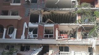 זירת הפיצוץ בבניין המגורים בעיר הנמל בנדר עבאס באיראן