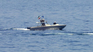 'איראן הטמינה מוקשים בהורמוז'; טראמפ: יהיו השלכות