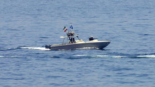 סירה מהירה של משמרות המהפכה של איראן ב מפרץ הורמוז ארכיון 2023