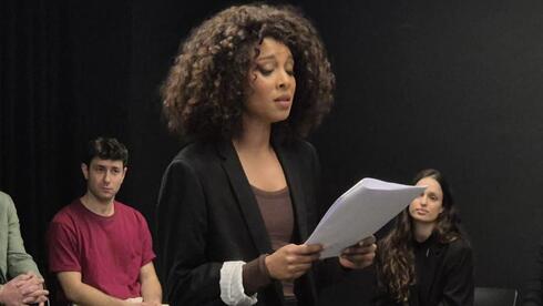 אסתר רדא בפרזנטציה למחזמר "אישה יפה"