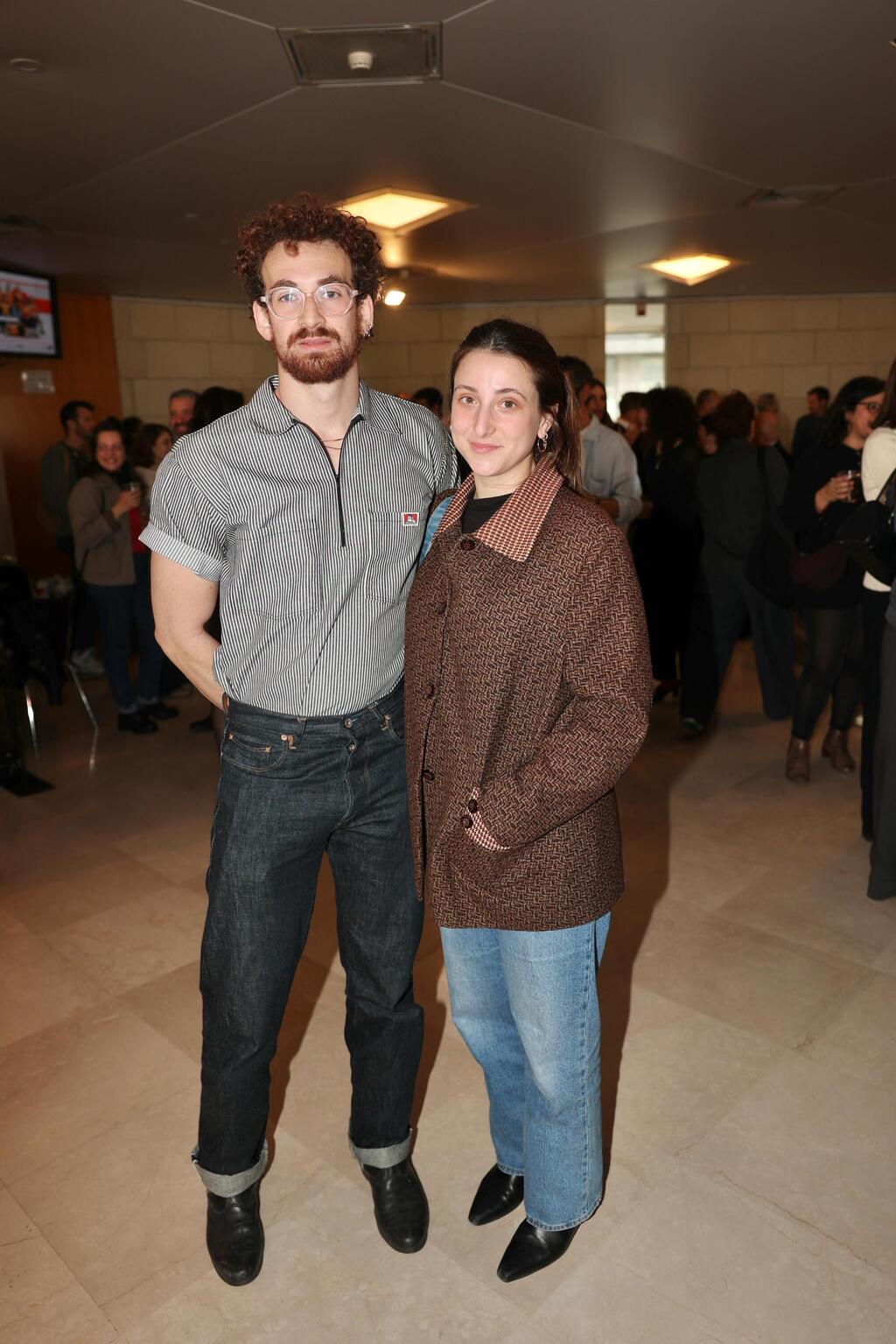 פרימיירה כל האמהות משקרות כאן 11 