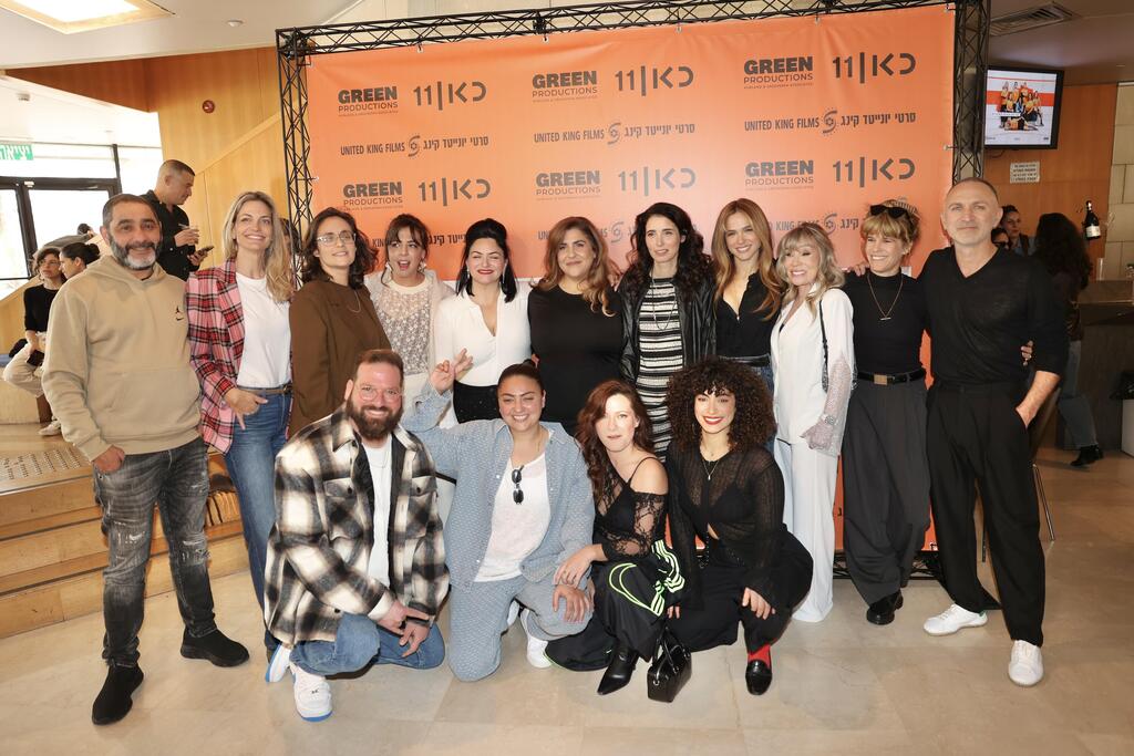 פרימיירה כל האמהות משקרות כאן 11 