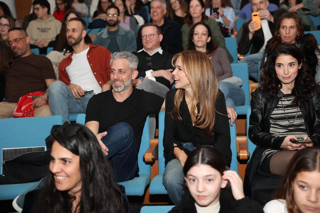 פרימיירה כל האמהות משקרות כאן 11 