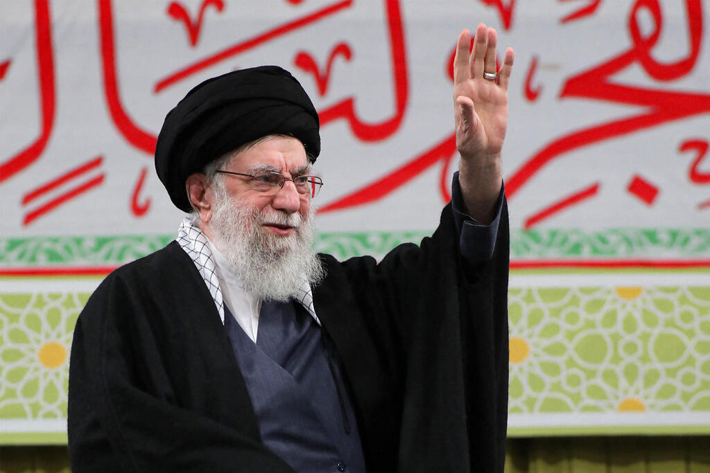 Saeli dedicated his dissertation to Iran’s supreme leader, Ayatollah Ali Khamenei (Photo: AFP PHOTO / HO / KHAMENEI.IR) טהרן איראן עלי חמינאי נאום