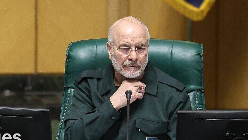 Iranian parliament speaker Mohammad Bagher Ghalibaf in Islamic Revolutionary Guard Corps uniform יו"ר הפרלמנט האיראני מוחמד באקר קאליבאף עם מדי משמרות המהפכה