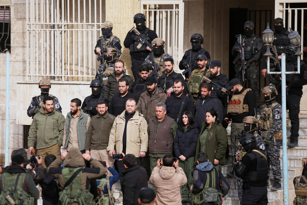 כוחותיו של נשיא סוריה א-רע שנכנסו לעיר אל-חסכה חסכה באזור שהיה עד כה בשליטת כורדים מ- SDF