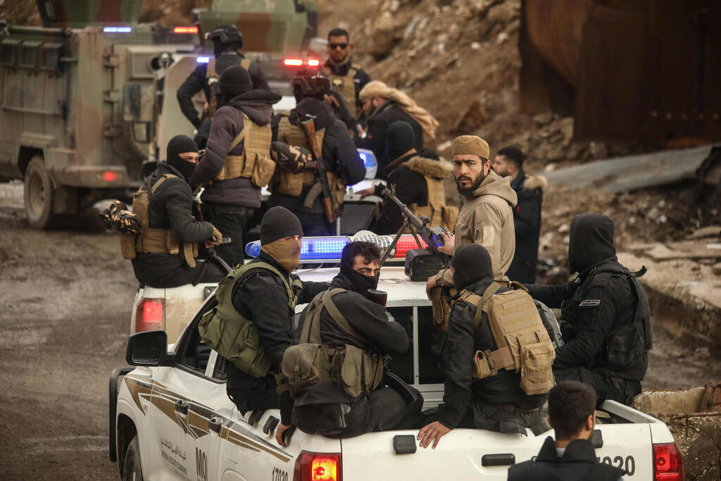 כוחותיו של נשיא סוריה א-רע שנכנסו לעיר אל-חסכה חסכה באזור שהיה עד כה בשליטת כורדים מ- SDF