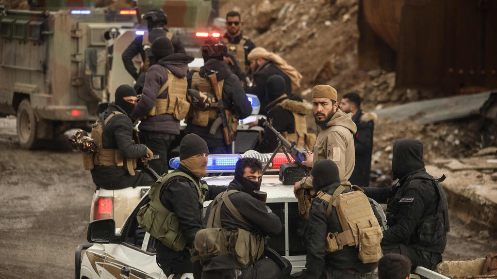 כוחותיו של נשיא סוריה א-רע שנכנסו לעיר אל-חסכה חסכה באזור שהיה עד כה בשליטת כורדים מ- SDF