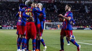 שחקני ברצלונה חוגגים
