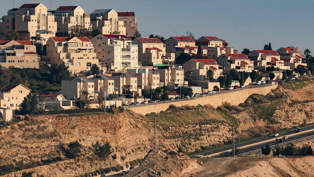 The settlement of Maale Adumim in the E1 corridor (Photo: Ahmad Gharabli/ AFP) מעלה אדומים