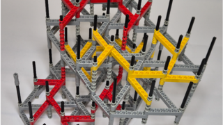 ערימת קוביות לגו שחוברו