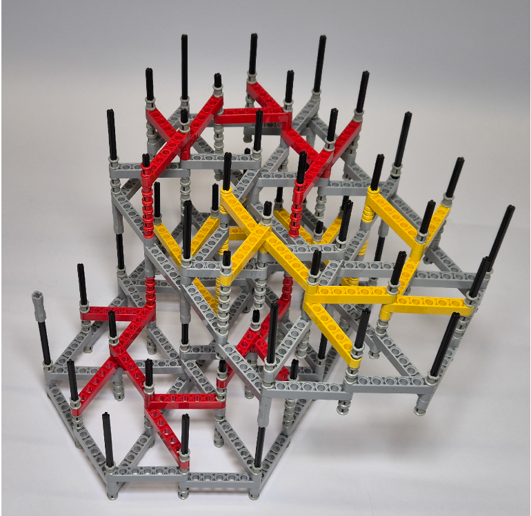 ערימת קוביות לגו שחוברו