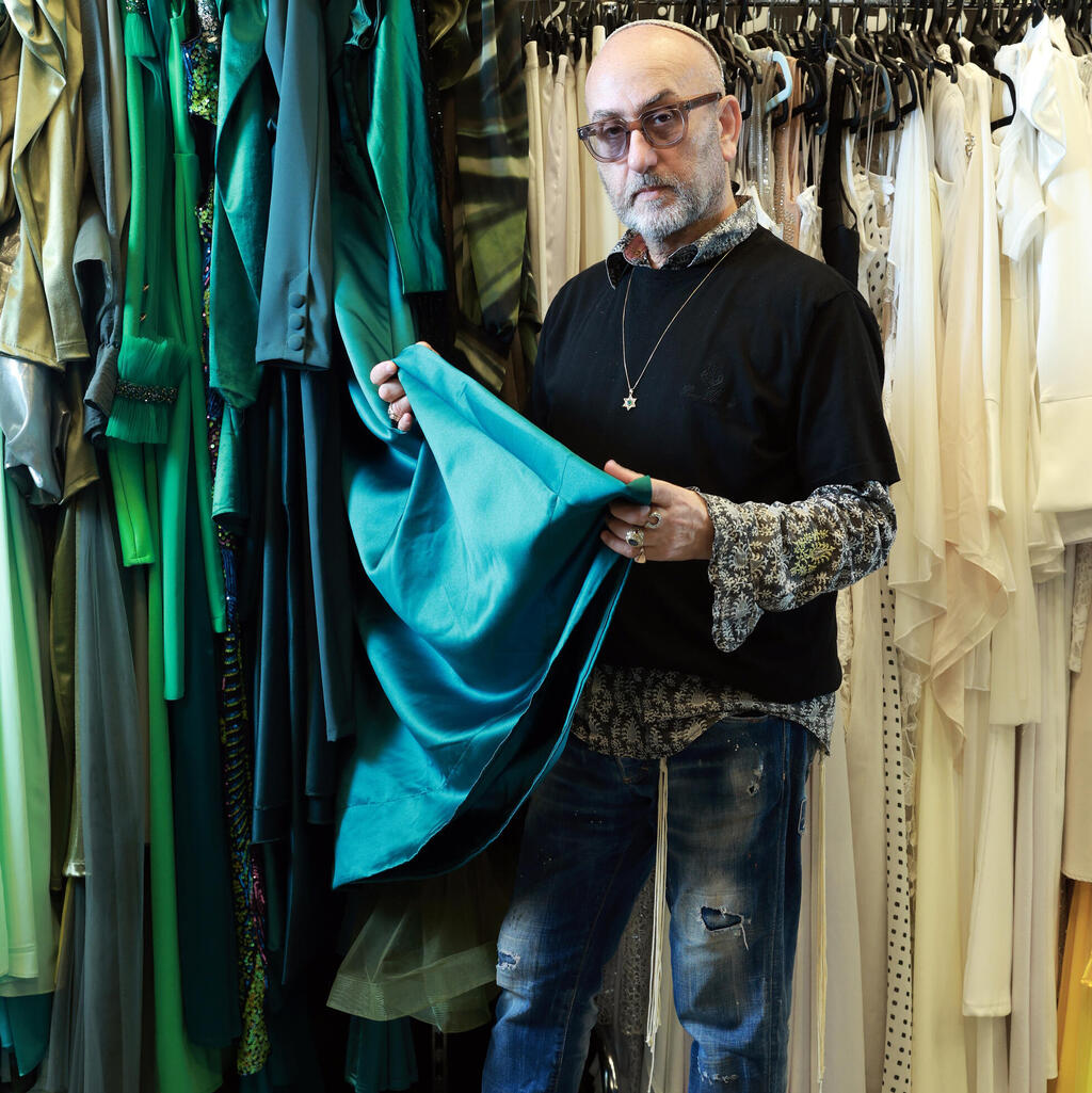 מעצב השמלות שלומי דדון