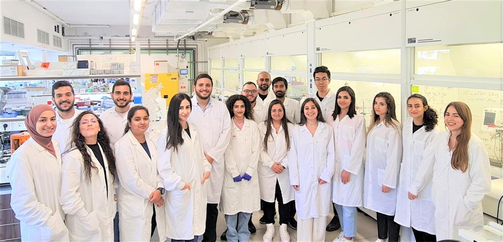 Members of the Farah lab 