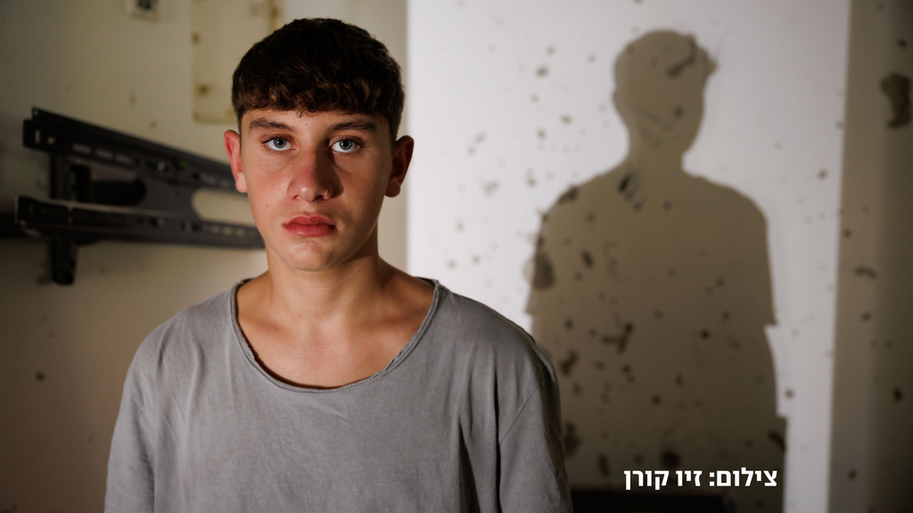 Yagil Yaakov (Photo: Ziv Koren) יגיל יעקב, שורד השבי, חוזר לקיבוץ ניר עוז