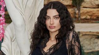 פרידה עוזיאל מתוך צילומי קולקציית הקיץ של אורבניקה