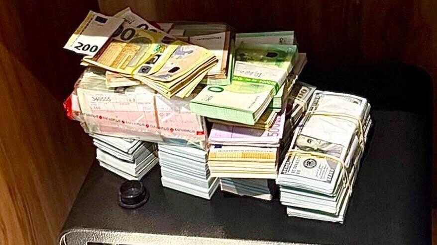 כסף מזומן שנתפס בלוד על ידי המשטרה