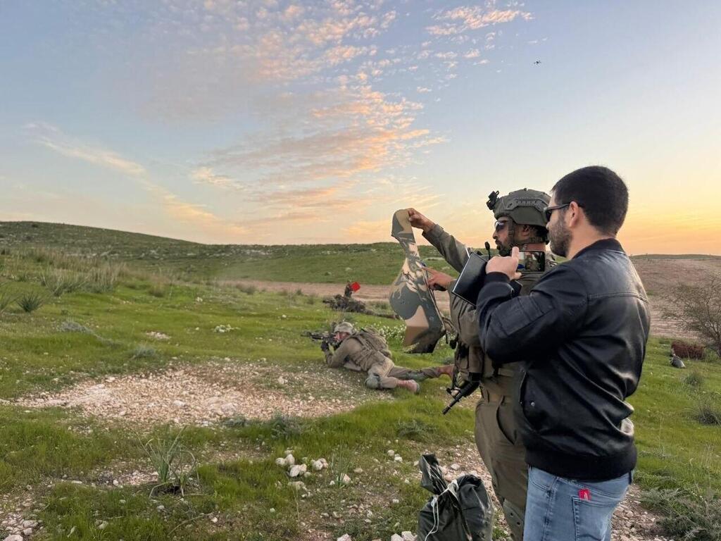 חיילי גדוד 101 של חטיבת הצנחנים באימון