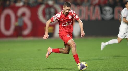 אחמד סלמן עם הכדור