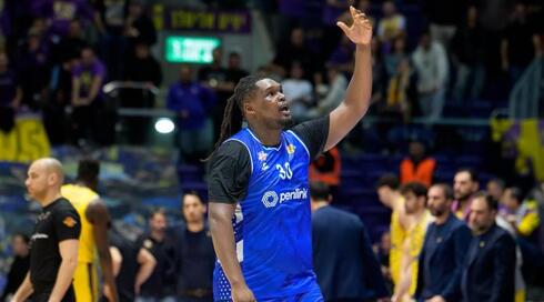 די ג'יי ברנס חוגג