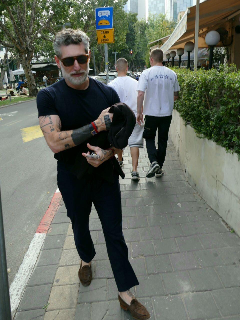 פפראצי אסף גרניט יחד עם אמא שלו 