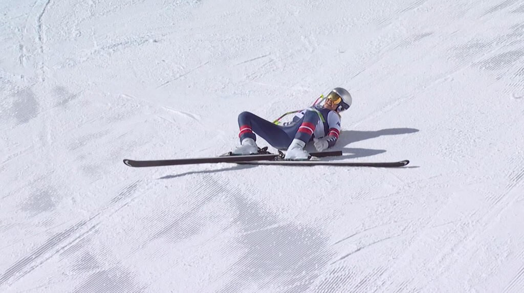 Lindsey Vonn crashing during the women's downhill event at the Milano Cortina 2026 Winter Olympic Games in Cortina 