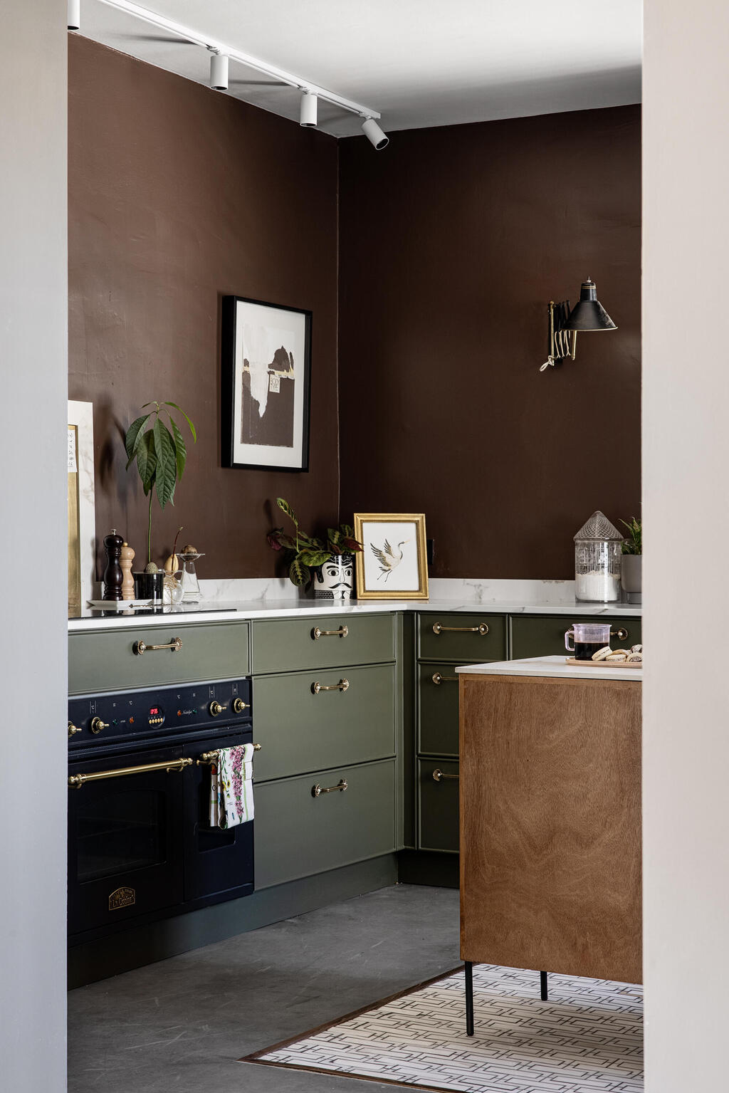 פלטת צבעים חמה ועוטפת. עיצוב: ורד בונפיליולי 