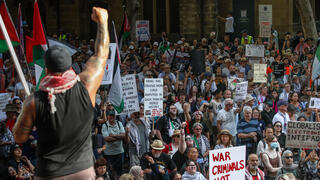 מפגינים נגד ביקור הנשיא הרצוג בסידני