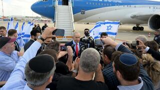 ראש הממשלה בנימין נתניהו לפני המראתו לביקור מדיני בוושינגטון