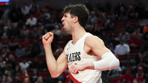 דני אבדיה מול ופילדלפיה 