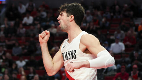 דני אבדיה מול ופילדלפיה 