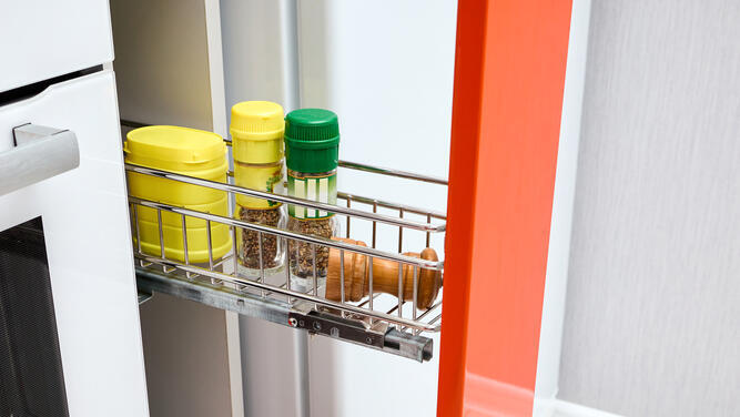 Так хранить специи неправильно: тепло от духовки убивает их качество 