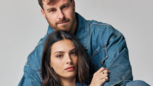 "הפפראצי חיכו  עם הפרסום מתוך  כבוד אלינו".  מאי תגר  ויפתח רמון