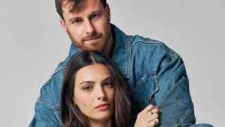 "הפפראצי חיכו  עם הפרסום מתוך  כבוד אלינו".  מאי תגר  ויפתח רמון