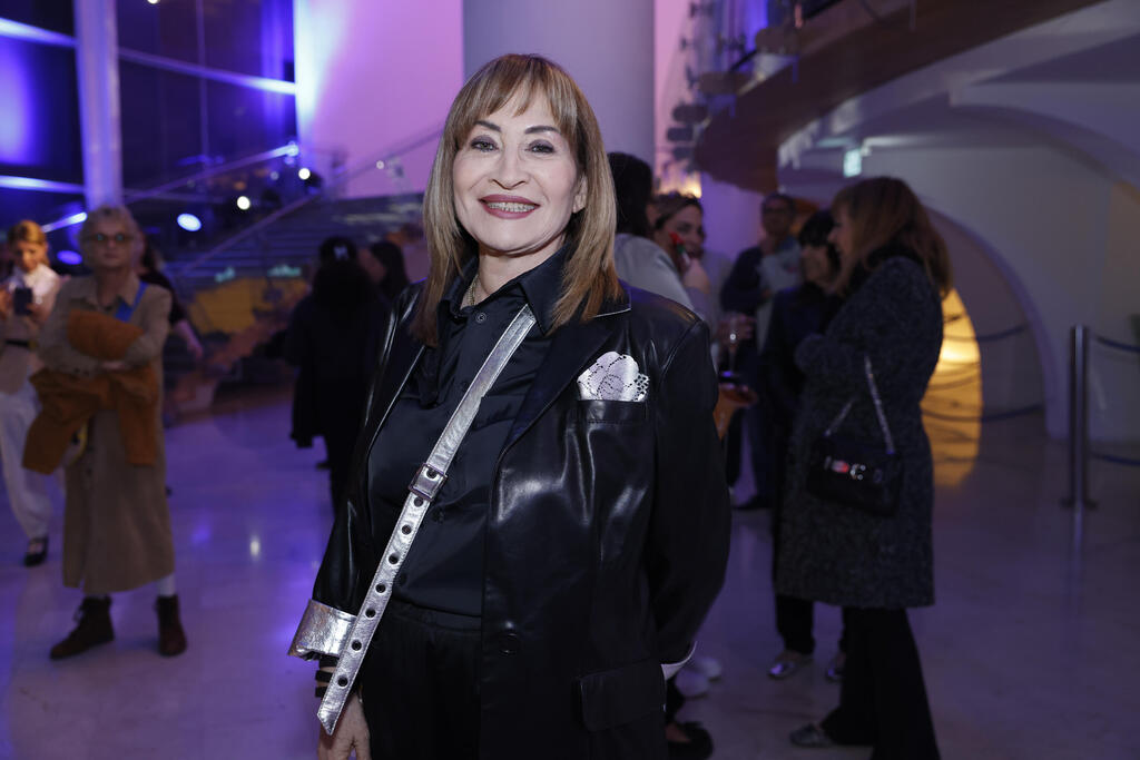 הצגה 150 פרסיליה מלכת המדבר 