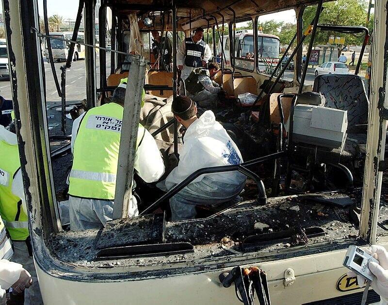 תיעוד מזירת פיגוע ההתאבדות באוטובוס בבאר שבע ב2004