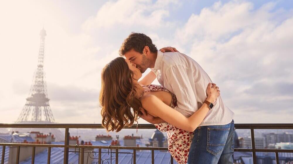 Photo: PeopleImagesv/ Shutterstock זה לא נדמה לכם, חופשות באמת מגבירות את החשק