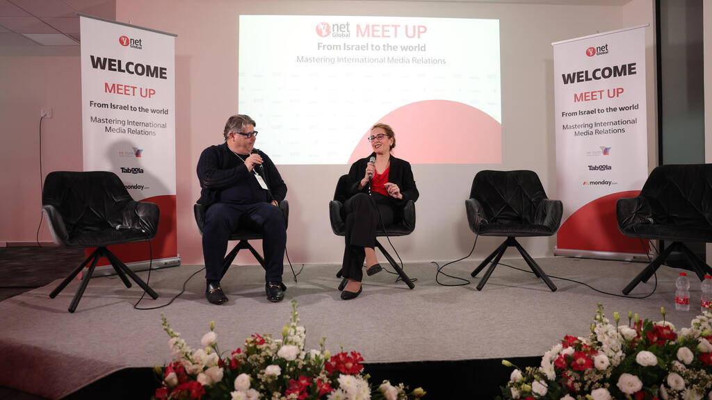 ynet Global editor-in-chief Karen Shemesh, right, talks with Rani Rahav about the importance of sharpening Israel’s message 
