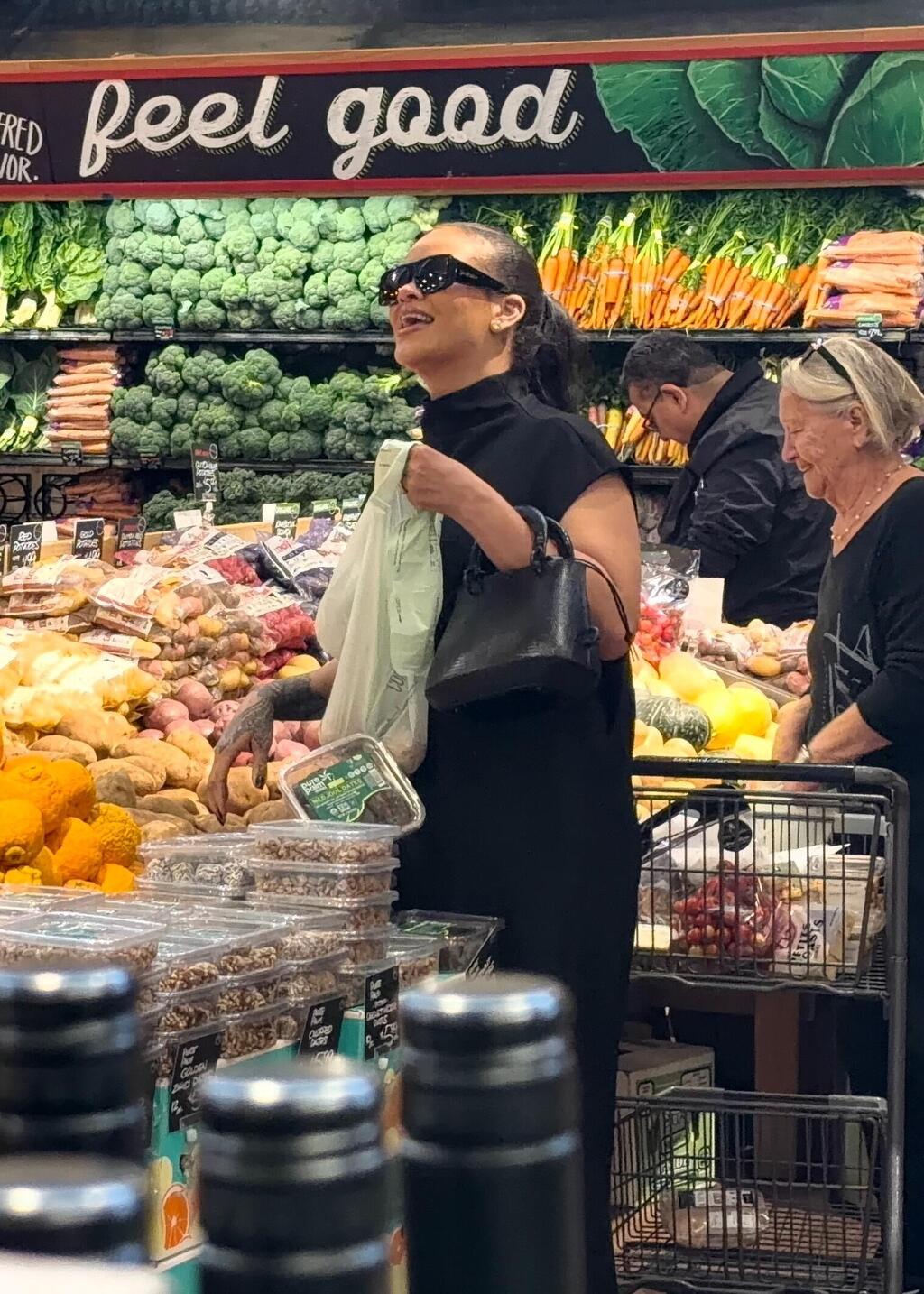 ריהאנה בסופר